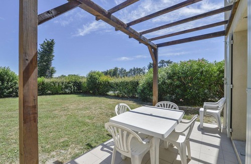 Saint-Saturnin-les-Avignon House | Spacious Provence House for Eight