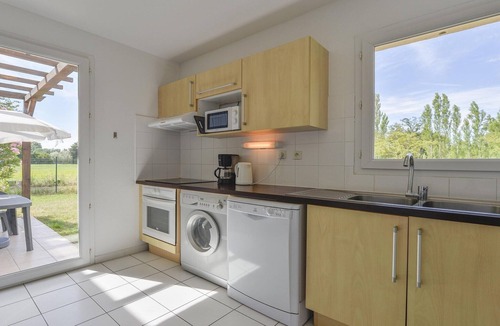 Saint-Saturnin-les-Avignon Villa | Provence Villa for 8 with Private Pool