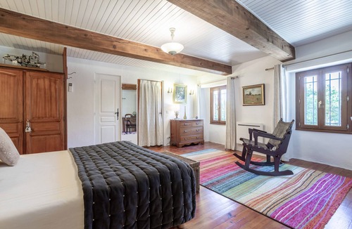 Sainte-Colombe-de-la-Commanderie Bed & Breakfast | Bed and breakfast 'Colombine Chambre Double Deluxe' with Shared Garden, Wi-Fi and Air Conditioning