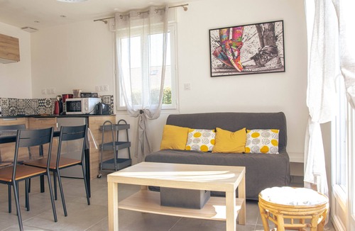 Sainte-Marguerite-sur-Duclair House | 2-Star Holiday Home “L'Austreberthe des Abbayes du Val de Seine”