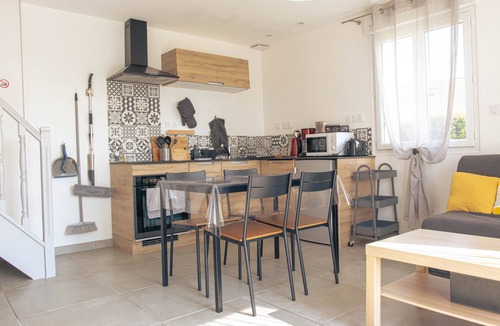 Sainte-Marguerite-sur-Duclair House | 2-Star Holiday Home “L'Austreberthe des Abbayes du Val de Seine”