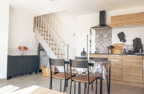 Sainte-Marguerite-sur-Duclair House | 2-Star Holiday Home “L'Austreberthe des Abbayes du Val de Seine”