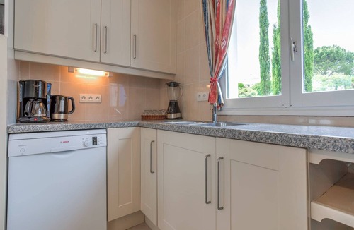 Pouzols-Minervois Villa | Modern villa with private pool