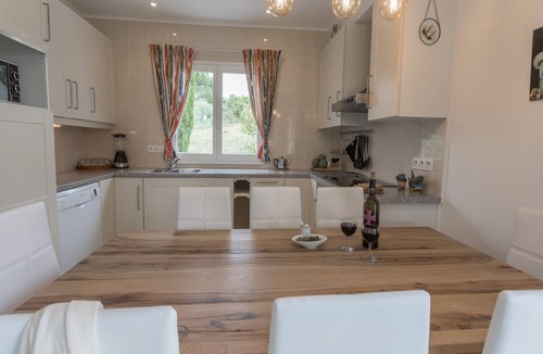 Pouzols-Minervois Villa | Modern villa with private pool