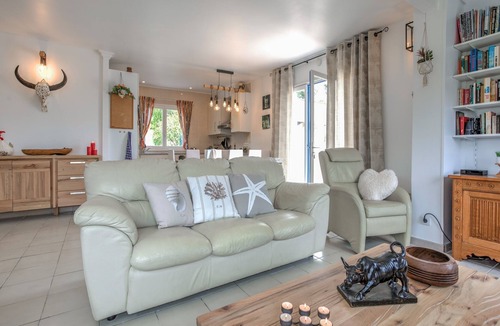 Pouzols-Minervois Villa | Modern villa with private pool