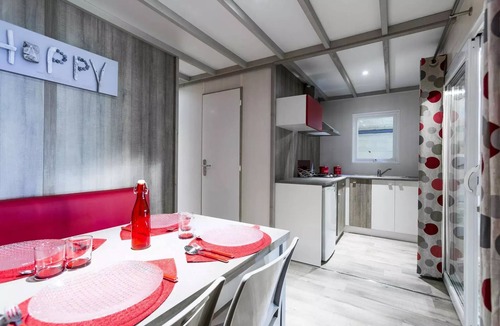 Saint-Martin-Lars-en-Sainte-Hermine Ski Chalet | Apartment