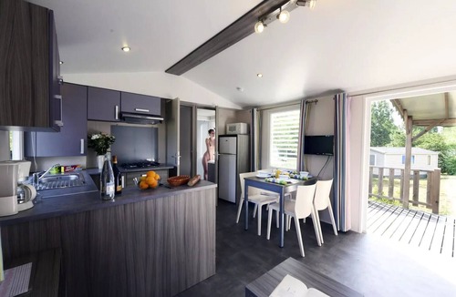 Saint-Martin-Lars-en-Sainte-Hermine Ski Chalet | Apartment