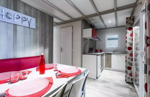 Saint-Martin-Lars-en-Sainte-Hermine Ski Chalet | Apartment