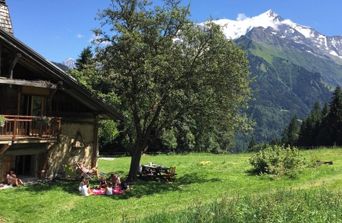 Saint-Nicolas-de-Veroce Ski Chalet | Chalet 10 pers, on the slopes, Mont Blanc view