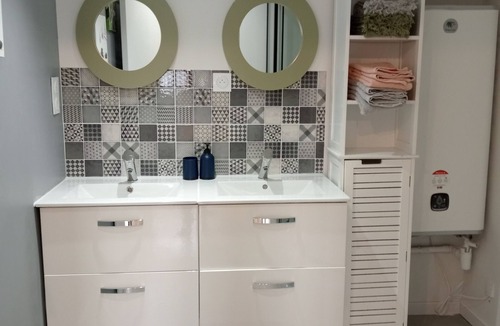 Villedieu-les-Poeles Apartment | Family apartment center