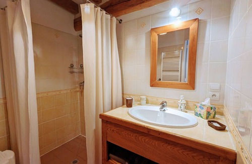 Faverolles Bed & Breakfast | Room with WIFI and pets allowed