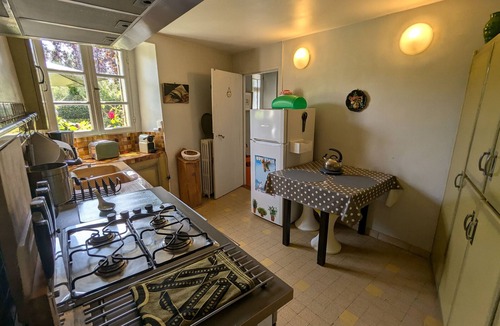 Yevre-le-Chatel Cottage | 18th Century House with Private Garden - Yèvre le Châtel