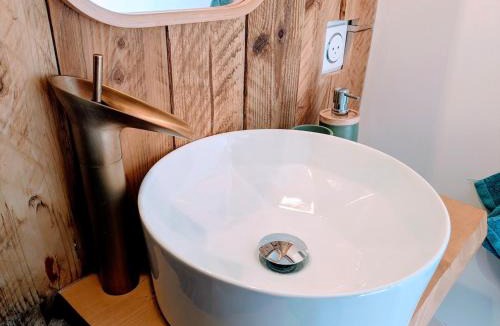 Neauphe-sous-Essai House | Fraakland