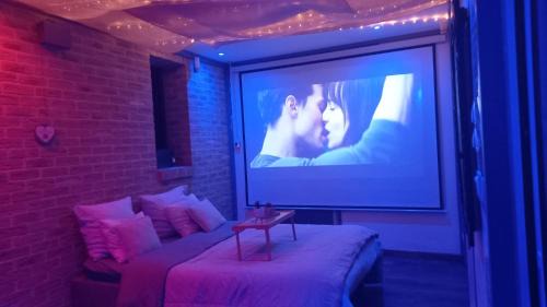 Querenaing House | Fraisier, love room Valenciennes avec SPA privatif