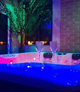 Querenaing House | Fraisier, love room Valenciennes avec SPA privatif