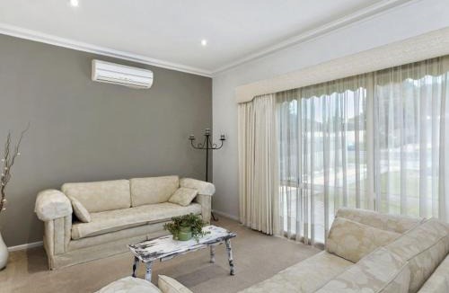 Belmont House | Francis Geelong 156