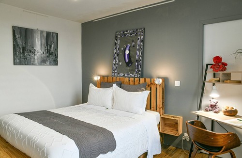 Saint-Genix-sur-Guiers Bed & Breakfast | Frangipanier Guest Room