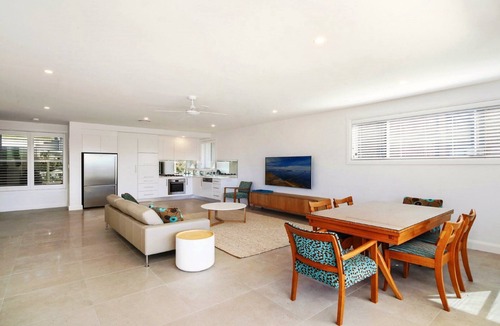 Terrigal House | FRANGIPANI | WIFI , Spacious Home | Accom Holidays