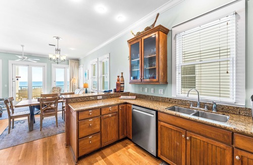 Frangista Beach House | Frangista Bliss*OnBeach*Pool*SunsetViews*Elevator*BchSvc