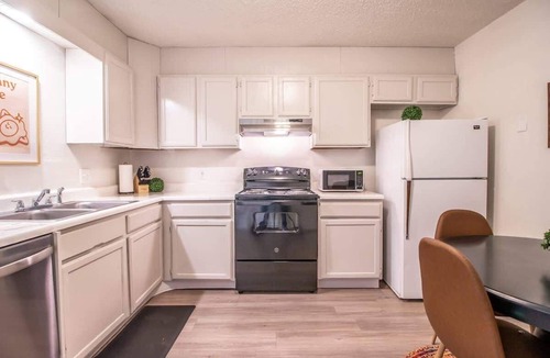 Lubbock House | Frankford Townhomes "A" - Central/Garage/Sleeps 4