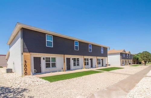 Lubbock House | Frankford Townhomes "C" - Central/Garage/Sleeps 4
