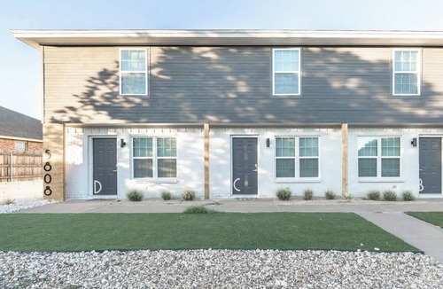 Lubbock House | Frankford Townhomes "C" - Central/Garage/Sleeps 4