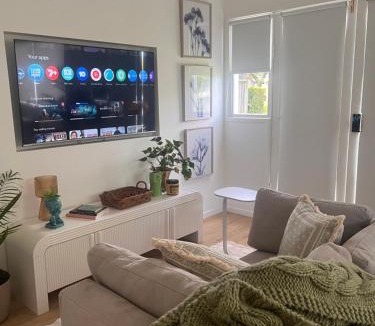 Scarborough House | Frankie's on Frank