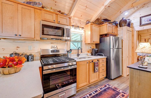 Franklin Cabin | Franklin Cabin w/Creek Access: Hike & Fish!