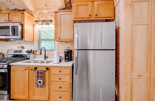 Franklin Cabin | Franklin Cabin w/Creek Access: Hike & Fish!