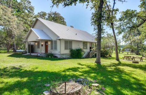 Franklin House | Franklin Home w/Water Views: Outdoor Dining Area!