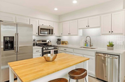 Franklin Park House | Franklin Park Escape-3/2.5+Pets!