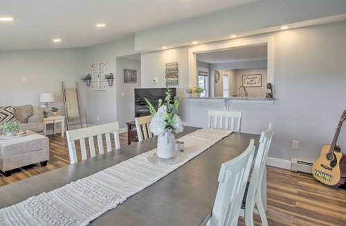 Franklin House | Franklin Waterfront Home: Kayaks & Boat House