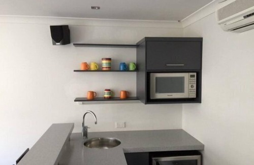 Frankton Apartment | Frankton HOT TUB! - Location is Everything!