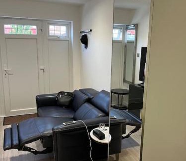 Fryent Apartment | Franky's Place luxury apartment