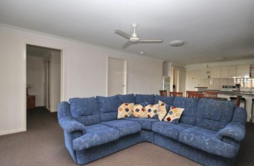 Laurieton Apartment | Frasers Cottage