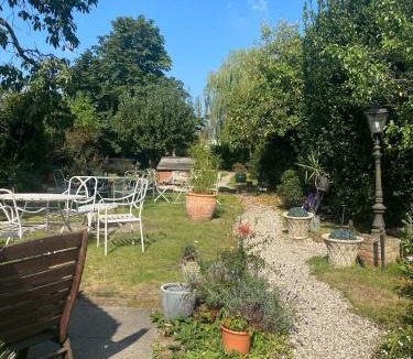 Battlesbridge House | Frasers