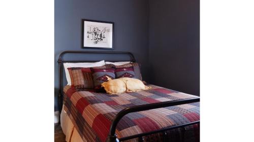 Cimarron Hotel | Fred Lambert - Historic Hotel Room