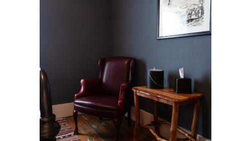 Cimarron Hotel | Fred Lambert - Historic Hotel Room