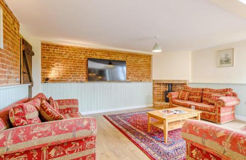 Irstead House | Fred's Barn