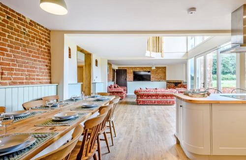 Irstead House | Fred's Barn