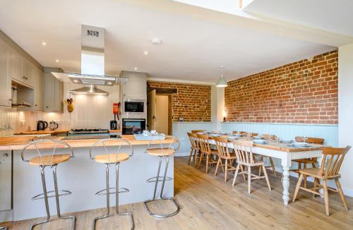 Irstead House | Fred's Barn