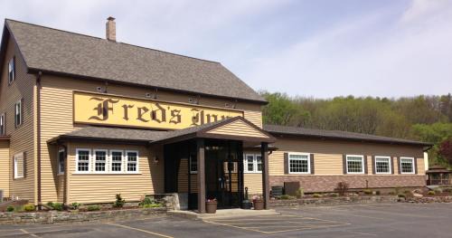 Norwich Hotel | Fred's Inn Restaurant & Lodging