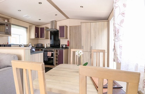 Hopton Cottage | Freddy's Lodge, Foxburrow Hang