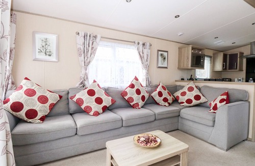 Hopton Cottage | Freddy's Lodge, Foxburrow Hang