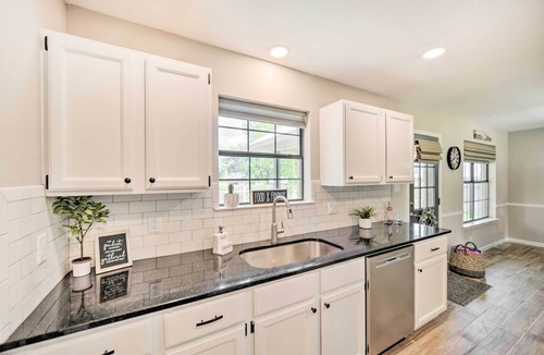 Fredericksburg House | Fredericksburg Home w/Hot Tub - 1 Mi to Dtwn