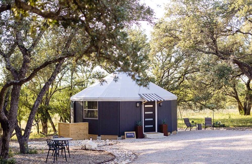 Fredericksburg House | Fredericksburg Luxury Yurt with Hill Country Views