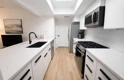 East Oak Hill House | Free $100~2 King BR~Priv Baths~Pet Friendly~Park