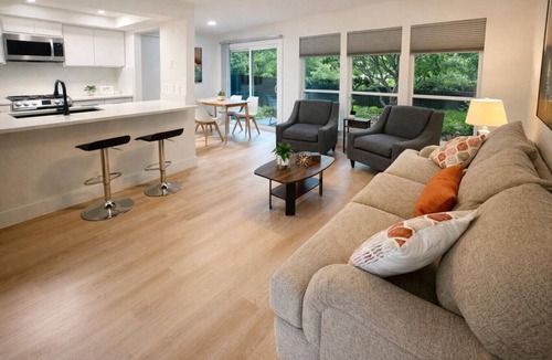 East Oak Hill House | Free $100~2 King BR~Priv Baths~Pet Friendly~Park