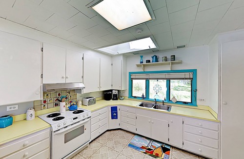 Sorrento House | Free $100 gas gift card with every 2026 Summer booking!
