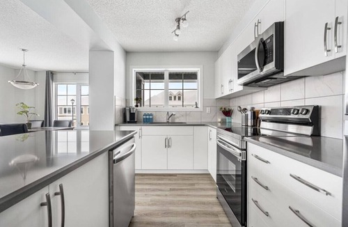 Airdrie House | Free Banff Access » AC » Garage » Family Friendly